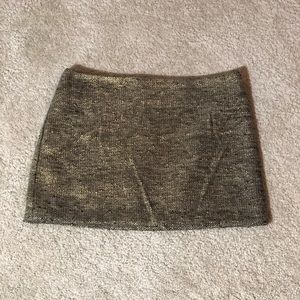 Gold/black mini skirt for fall/winter - size L